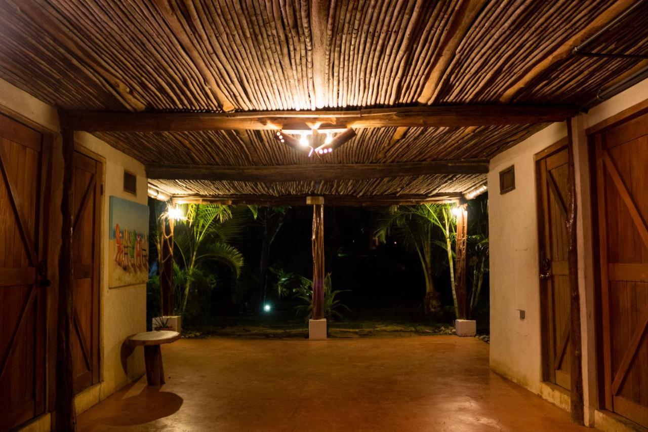 La Choza Playa Venaoホステル エクステリア 写真